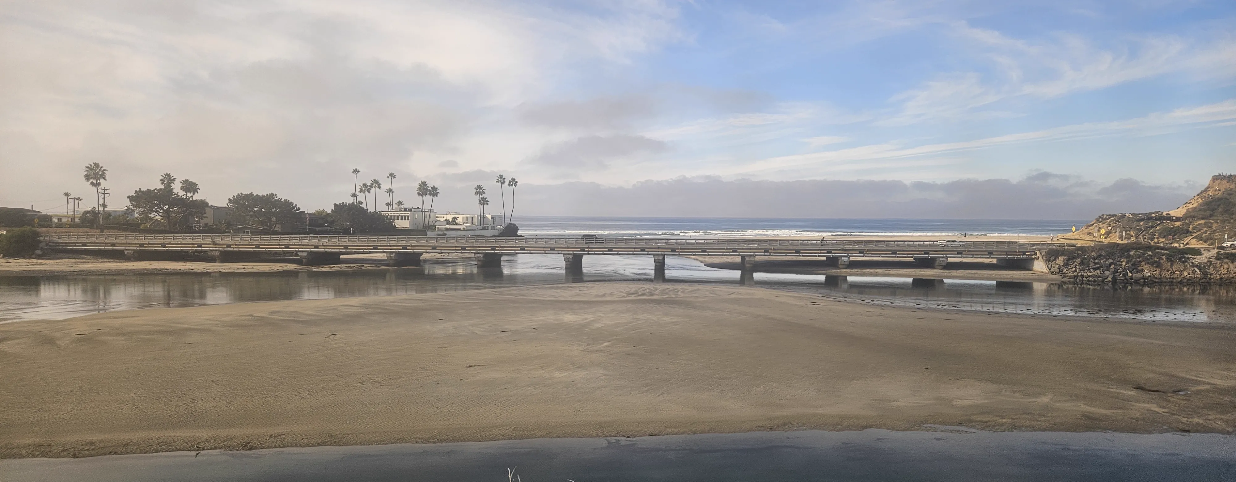 Ocean view from the Pacific Surfliner